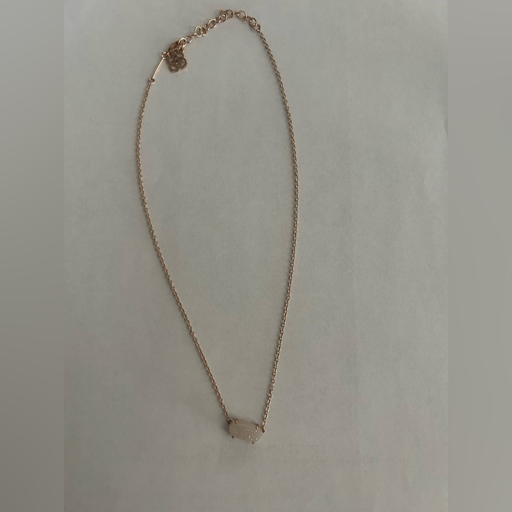 Kendra Scott Gold Necklace with Pendant